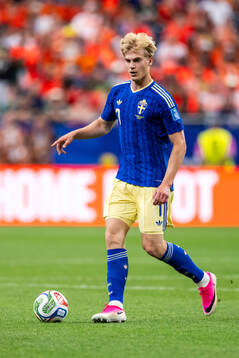 Lucas Bergvall of Sweden
