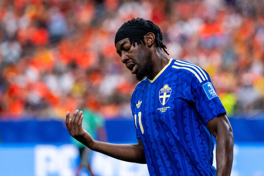 Anthony Elanga of Sweden looks dejected
