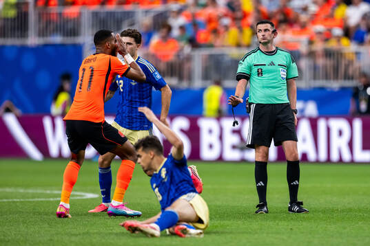 Referee Michael Oliver