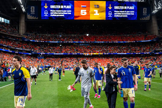 Goalkeeper Kristoffer Nordfeldt and Viktor Gyökeres of