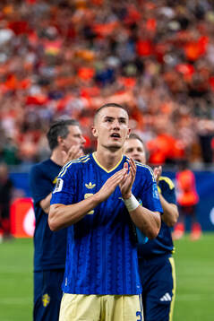 Gustaf Lagerbielke of Sweden looks dejected