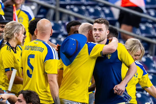 Gabriel Gudmundsson of Sweden with family