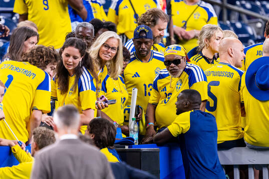 Ken Sema of Sweden with family