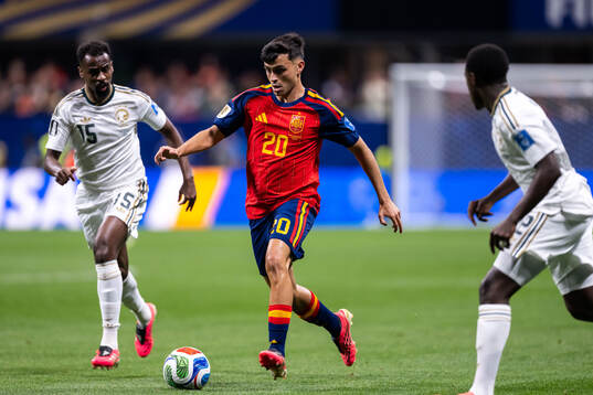 Abdullah Alkhaibari of Saudi Arabia and Pedri of Spain