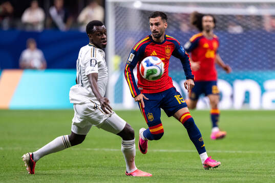 Hassan Altambakti of Saudi Arabia and Alex Baena of Spain