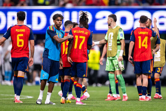 Nico Williams and Lamine Yamal of Spain