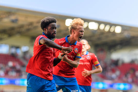 Helsingborgs Kevin Nyarko och Alvin Nordin jublar