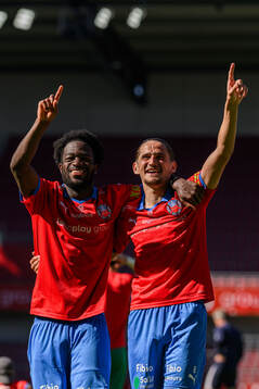 Helsingborgs Kevin Nyarko och Ervin Gigovic jublar