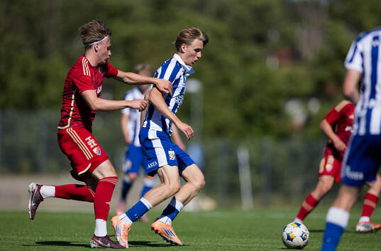 Djurgårdens Lucas Pettersson och IFK Göteborgs Natanael