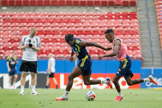 Anthony Elanga and Taha Ali of the Swedish national