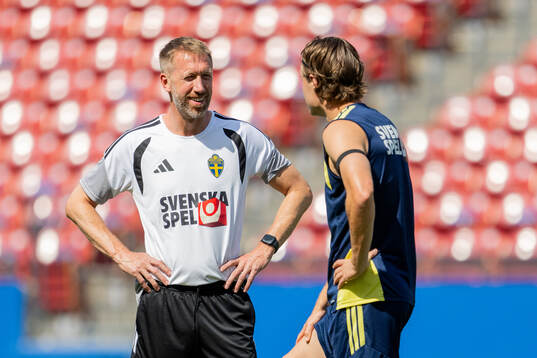 Head coach Graham Potter and Mattias Svanberg of the