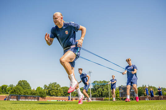 Bläddra bland fler bilder av Football, FIFA World Cup 2026, day 11, Norway, training