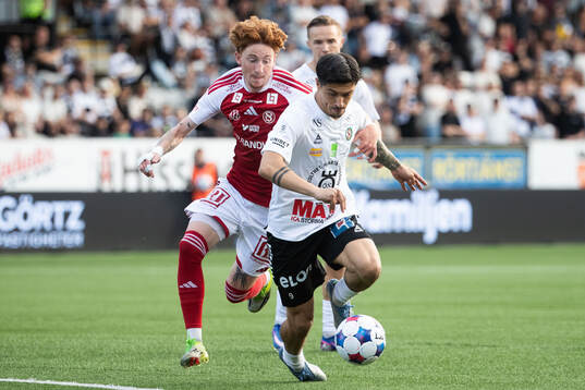 Sandvikens Alan Carleton och Örebros Antonio Yakoub