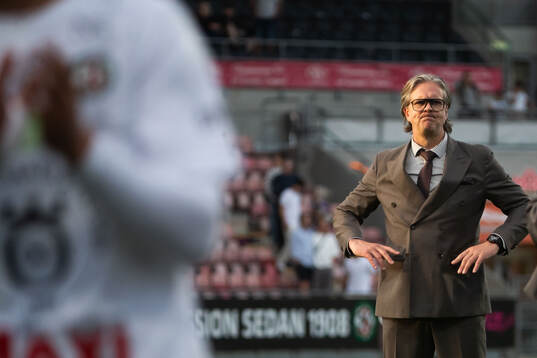 Örebros tränare Rikard Norling deppar
