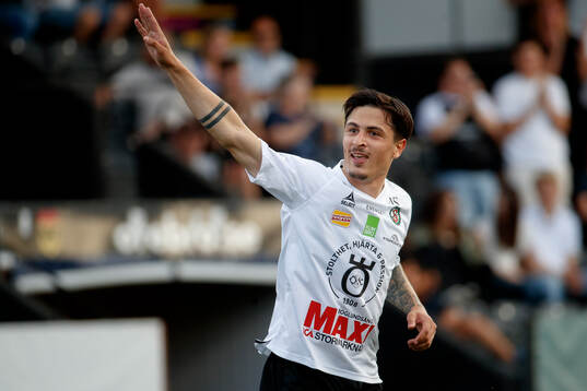 Örebros Antonio Yakoub jublar vid 1-1