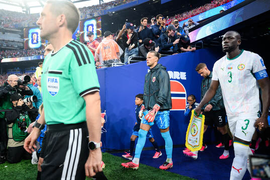 goalkeeper Ørjan Nyland of Norway and Kalidou Koulibaly of