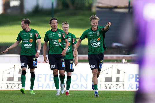 Varbergs Edvin Tellgren jublar
