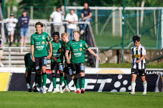 Varbergs spelare jublar