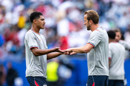 Jude Bellingham and Harry Kane of England