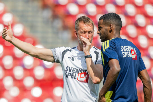 Head coach Graham Potter and Alexander Isak of the Swedish
