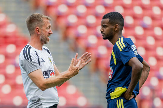 Head coach Graham Potter and Alexander Isak of the Swedish
