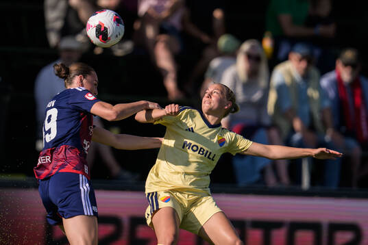 Bläddra bland fler bilder av Fotboll, Damallsvenskan, Rosengård - Djurgården
