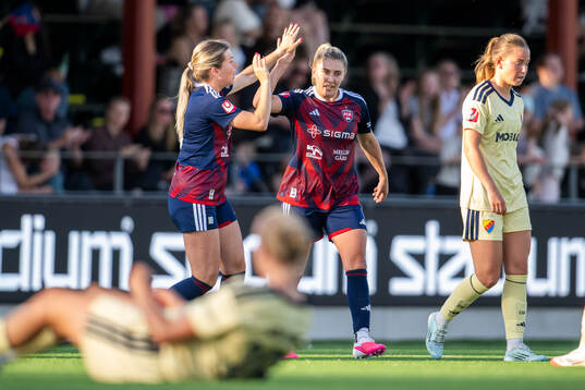 Rosengårds Remy Siemsen och Amanda West jublar