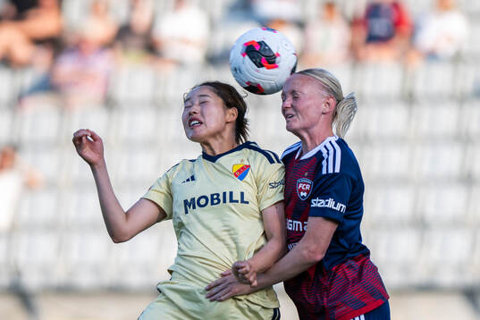 Rosengårds Emma Pennsäter och Djurgårdens Maho Hirosawa