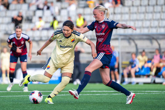 Rosengårds Emma Pennsäter och Djurgårdens Maho Hirosawa