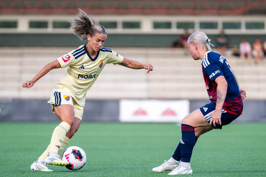 Djurgårdens Johanna Renmark och Rosengårds Anni