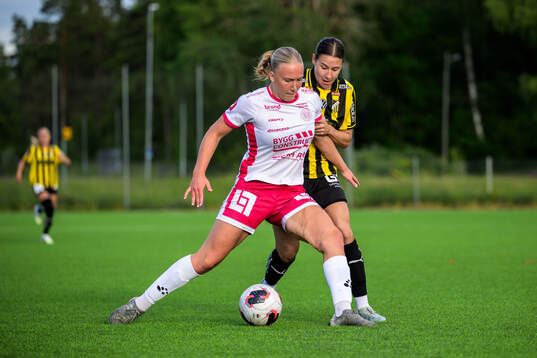 IK Uppsalas Thindra Mattsson och Häckens Tabitha Michelle