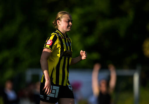 Häckens Paulina Nyström jublar