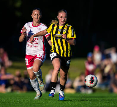 IK Uppsalas Stina Leffler och Häckens Pernille Sanvig