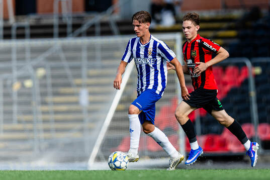 IFK Göteborgs Liam Carlsson och Brommapojkarnas Iacovos