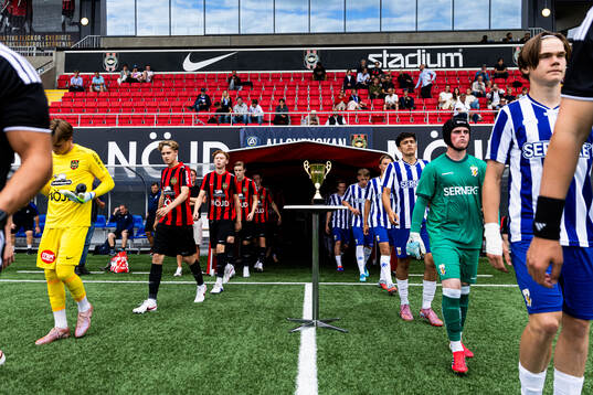 under finalen i ligacupen för P17 mellan Brommapojkarna