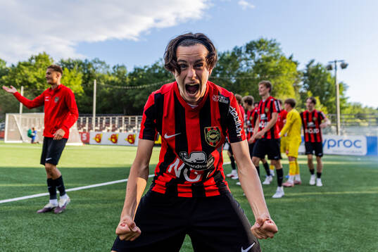 Brommapojkarnas Wilton Granberg jublar