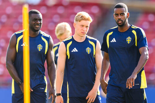 Ken Sema, Daniel Svensson and Alexander Isak of the Swedish