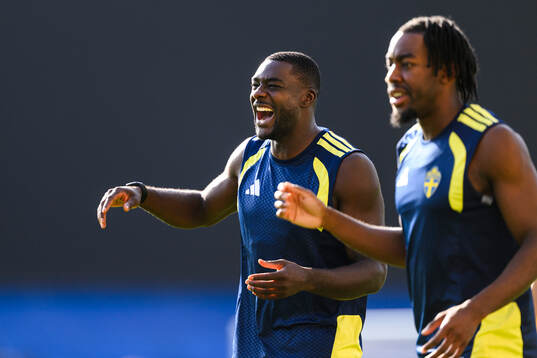 Ken Sema and Anthony Elanga of the Swedish national