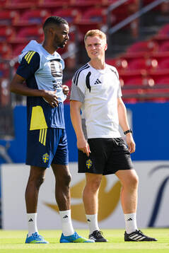 Alexander Isak and Olle Ekman, performance manager of the