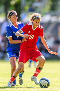 Naima Altamirano Jedroum och Jamie-Rose Moore
