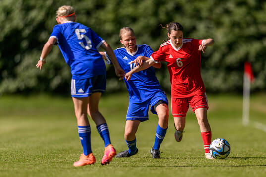 Stella Henriksson och Amanda Sajovic