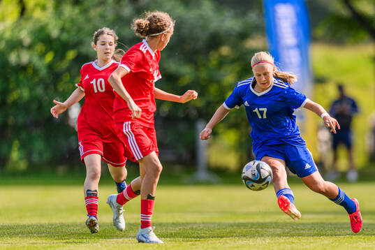 Maya Zgircea och Stella Elgan