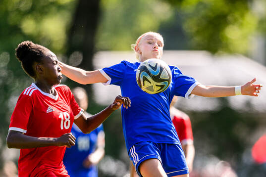 Auma Ching Chong och Emma Forsberg