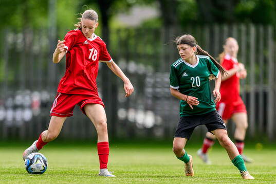 Vendela Broström och Novalie Medina Börlin