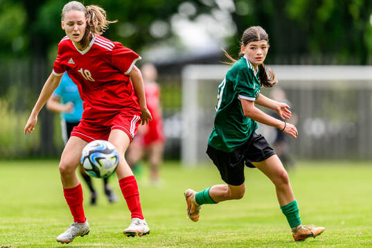 Vendela Broström och Novalie Medina Börlin