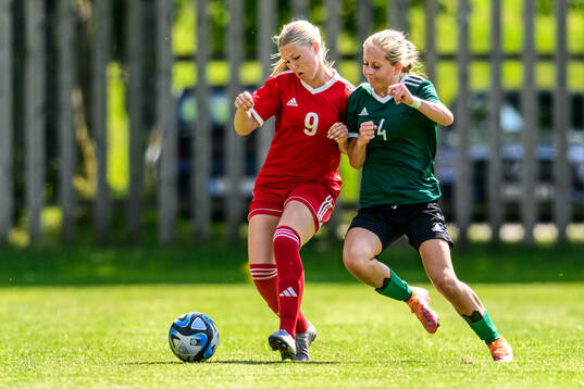 Ebba Löfgren, FC Trollhättan och Cornelia Falkenberg, BK