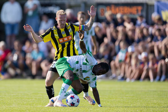 Häckens Mikkel Rygaard Jensen och Hammarbys Frank Junior