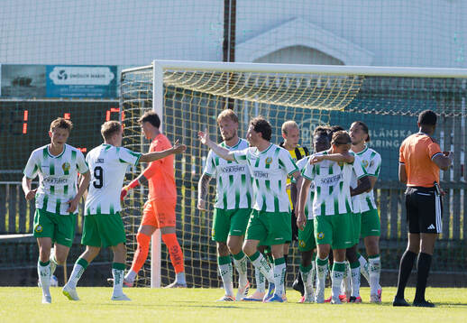 Hammarbys Victor Lind jublar