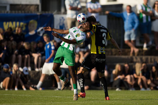 Hammarbys Paulos Abraham och Häckens Johan Hammar