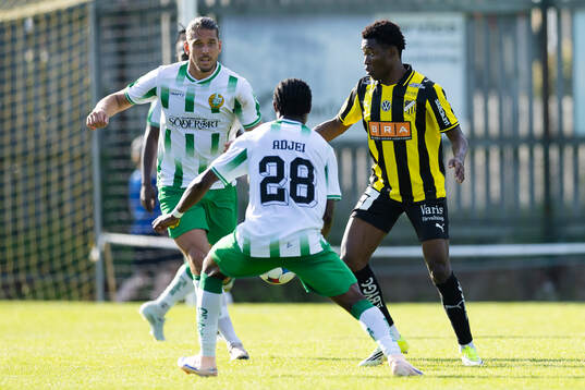 Häckens Abdoulaye Doumbia och Hammarbys Frank Junior Adjei
